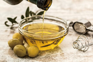 橄欖油是烹飪中使用最多的多功能性油之一，並且具有豐富的健康益處。從其抗炎屬性到降低不良膽固醇水平的能力，橄欖油是每個廚房必備的食材。然而，不是所有的橄欖油都是相同等級的，因此在購買前了解不同等級是非常重要的。